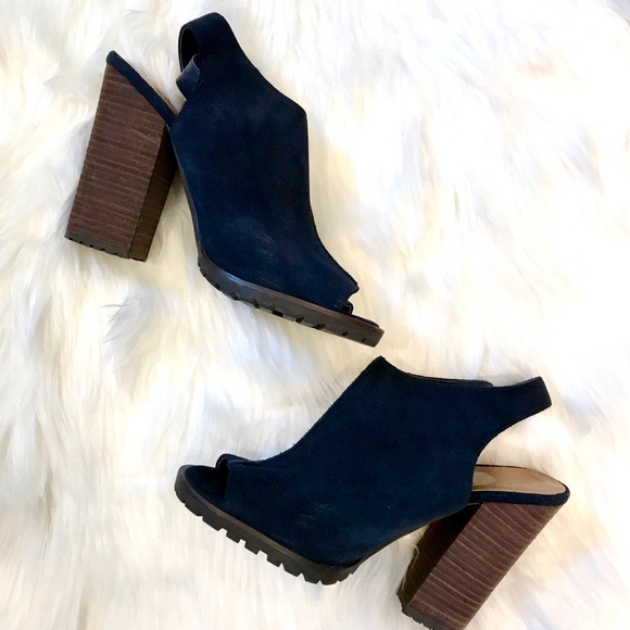 424 Fifth Slingbacks - Picture 3 of 4